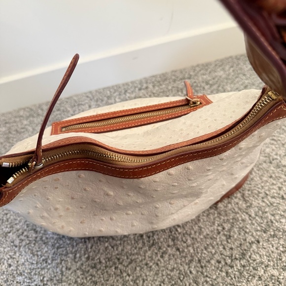 Dooney Bourke Women's Hobo Bag Pearl Ostrich Cream Brown Leather Shoulder Bag - Picture 13 of 16